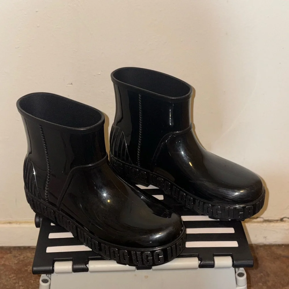 UGG Black Drizlita Rain Boots